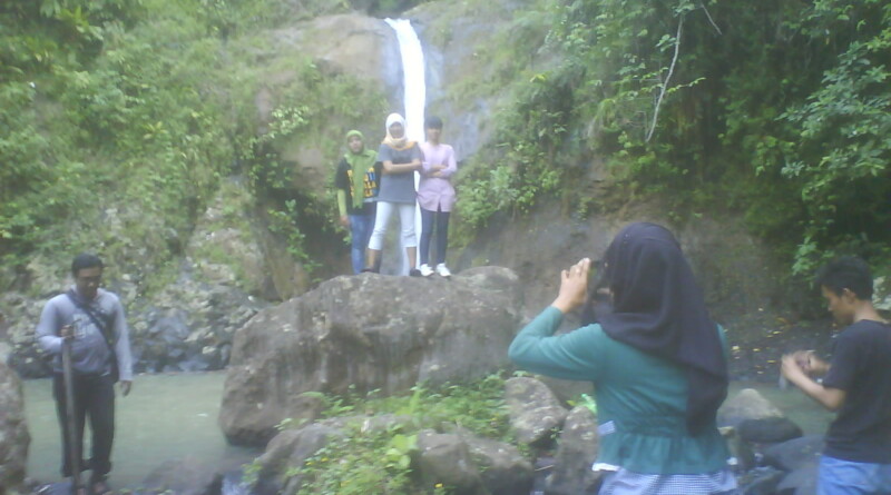 Wisata Curug Goa